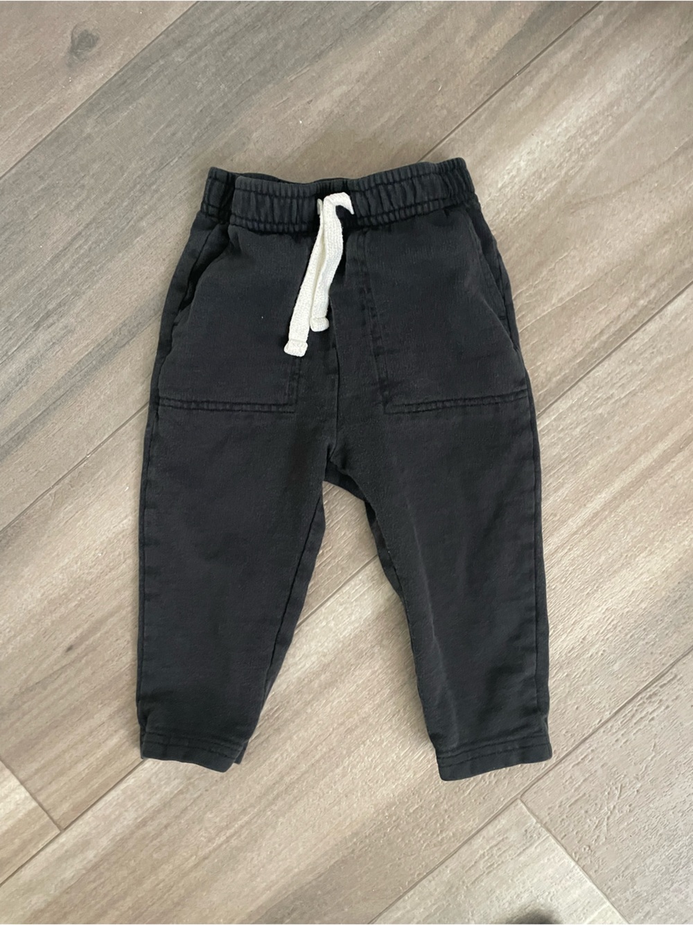 ‼️Mix and Match 3 items for $5‼️ 
OshKosh B'gosh 18 months Jogger Pants